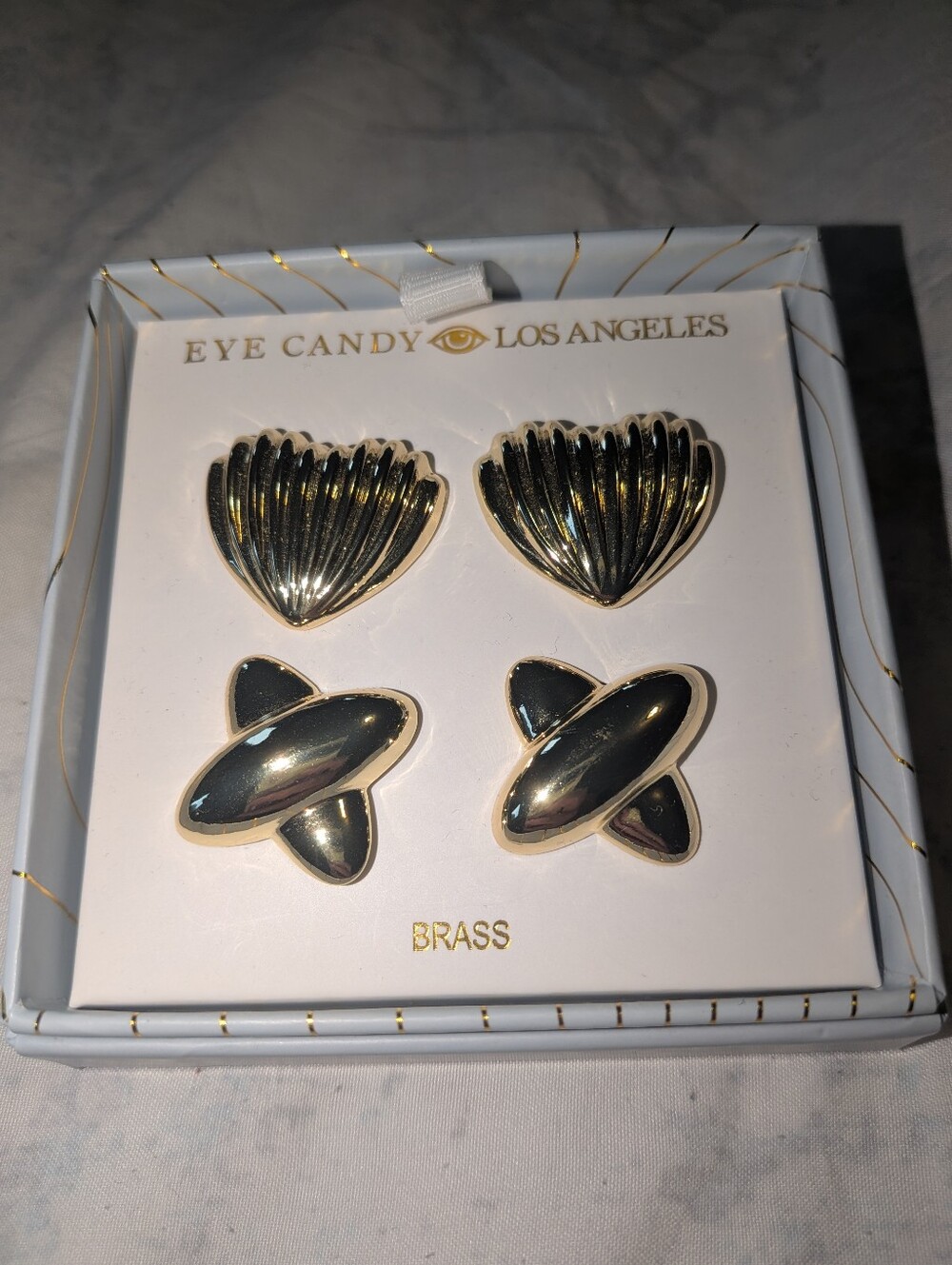 Eye Candy Los Angeles Gold Shell & Planet Stud Earring Set